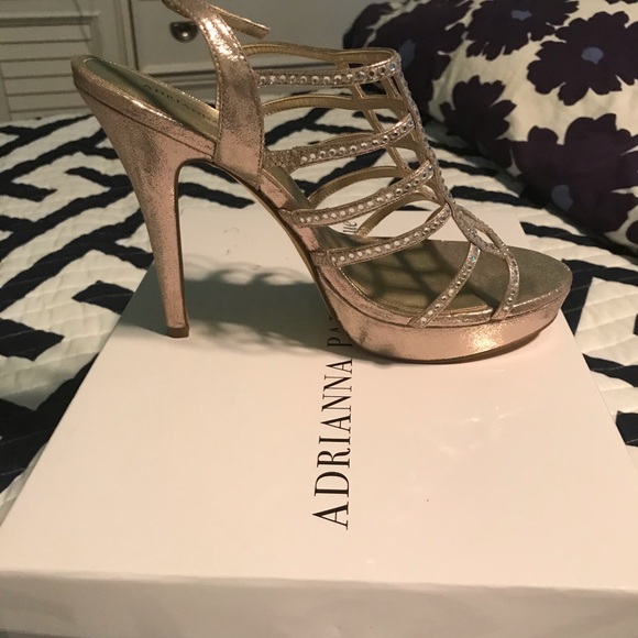 ADRIANNA PAPELL platform heel gold sandals - Picture 2 of 8
